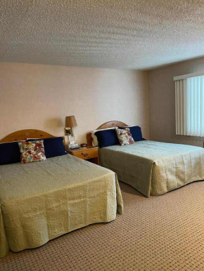 Pool Pass Walk to ski hill or golf villa